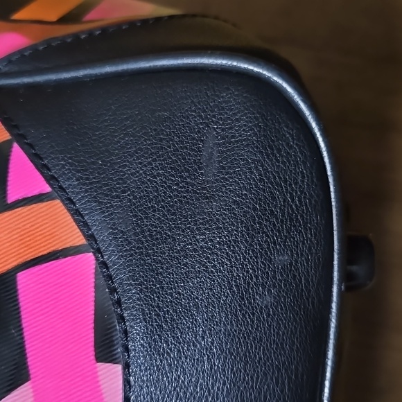 Vintage 90's Roxy Travel Duffle - Picture 10 of 16